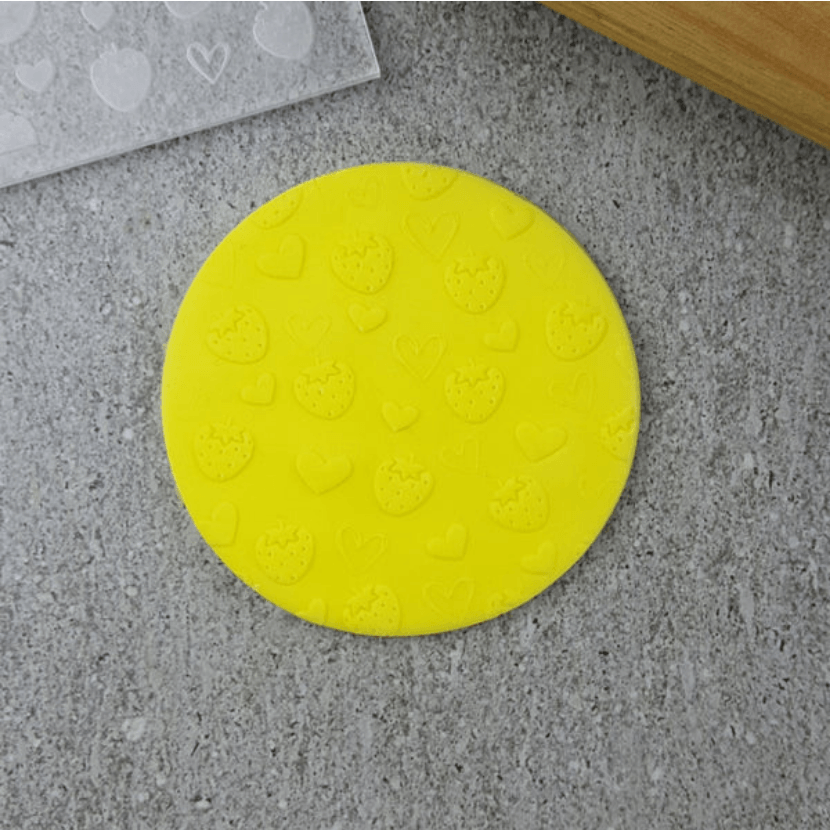 CCC Pattern Plate Strawberry Hearts - Sweet Life Cake Supply