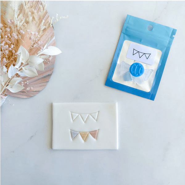 Cake Sera Sera Bunting Layer Stamp - Sweet Life Cake Supply