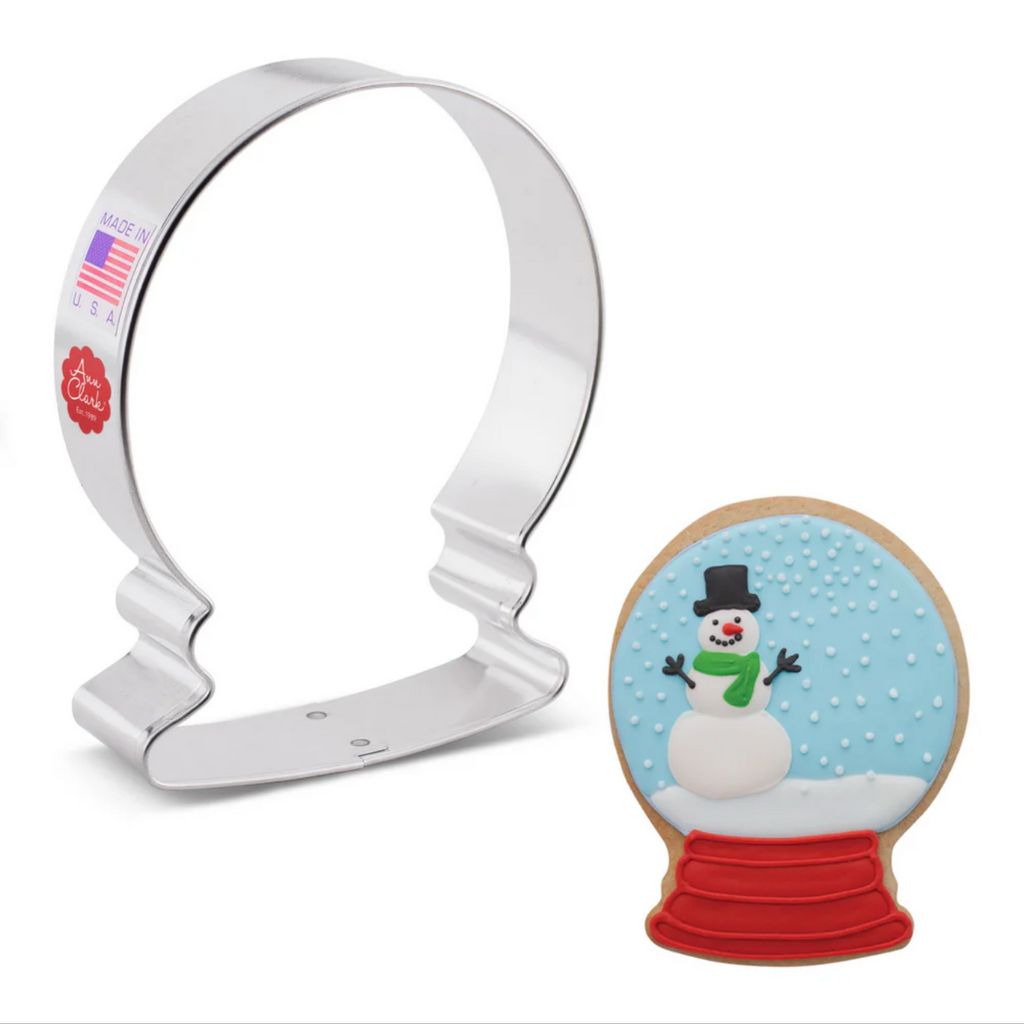Cookie Cutter Snowglobe 3.5"