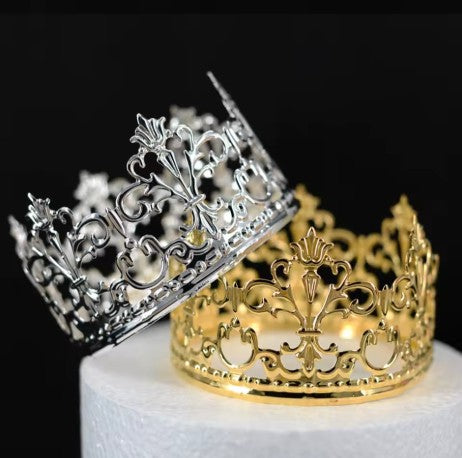 Gold Crown Topper Medium 4”