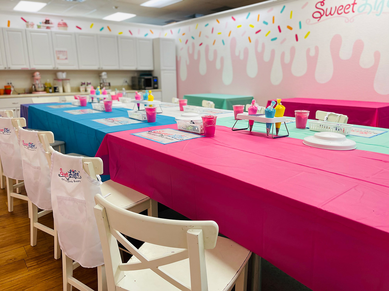 Colorful baking classroom and classes in Miami