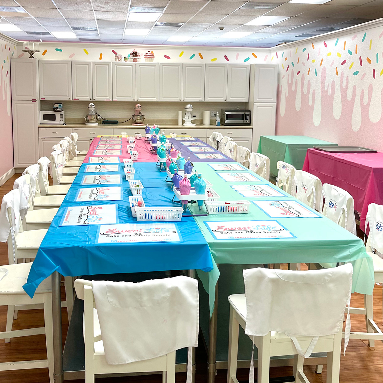 Classroom for cake decorating inside of Sweet Life Cake Supply in Miami